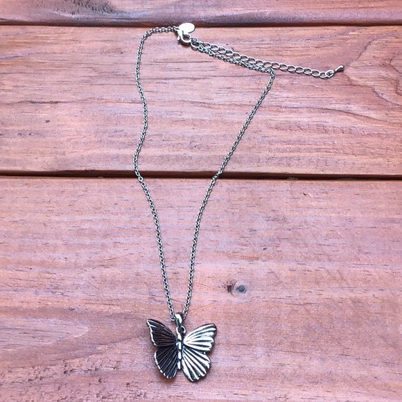 Cookie Lee Jewelry - Cookie Lee Silver tone necklace